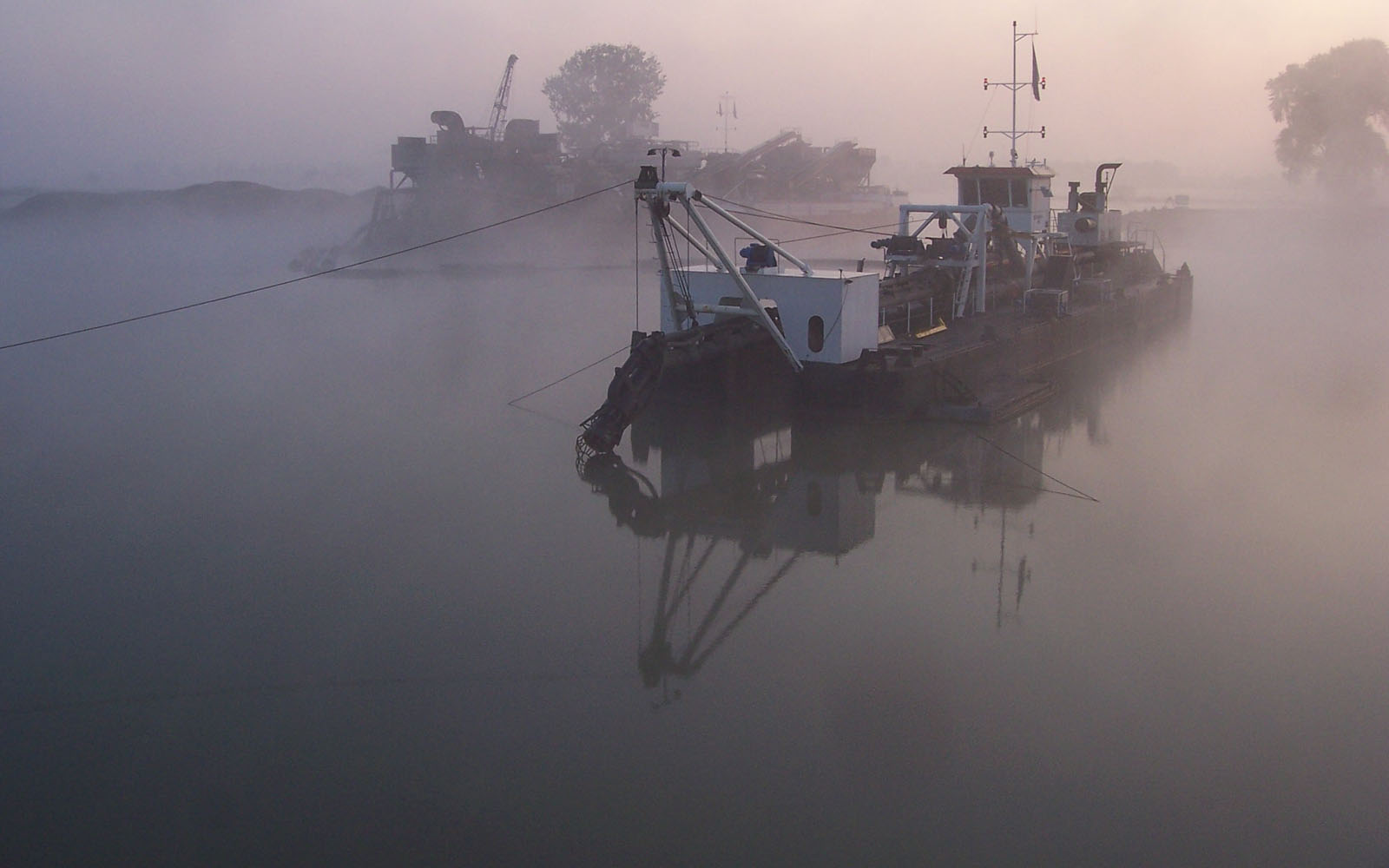 zandwinning de yonnen in de mist